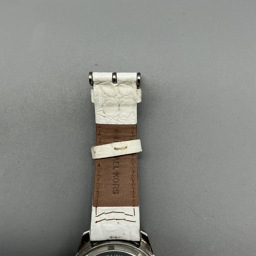 Michael Kors MK-5015 Womens Watch 38mm Crystals Leather Chronograph New Battery